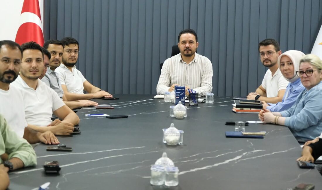 AK Parti Uşak İl Başkanı Himmet Yaşar başkanlığında İl Yürütme