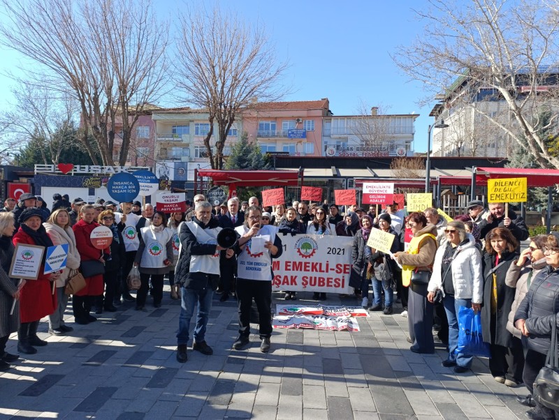 Türkiye Büyük Millet Meclisi’nde emekli maaşlarında düzenleme yapılması talebiyle CHP