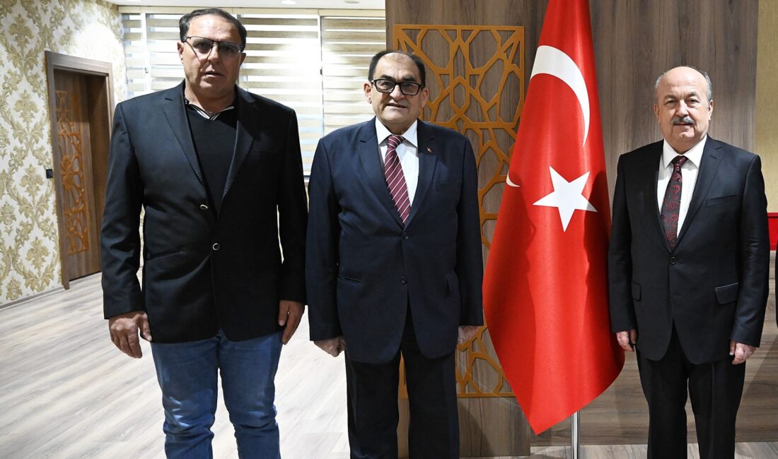 Uşak Selendililer Derneği Başkanı Ramazan Dumlupınar, dernek yönetim kurulu üyesi