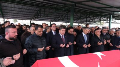 &nbsp; AK Parti Uşak Milletvekili Mehmet Altay, düzenlenen cenaze töreninin
